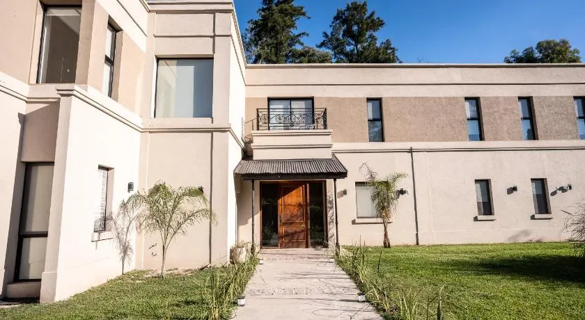 Casa Robles - Image 1