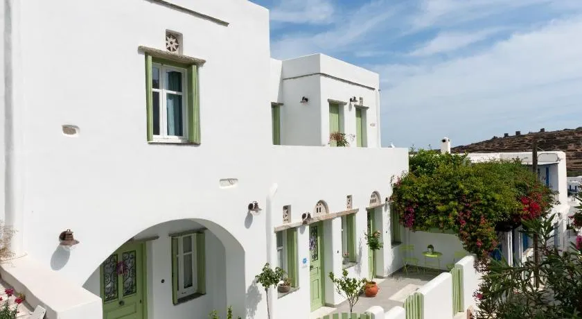 Skaris Guesthouse Tinos - Image 1