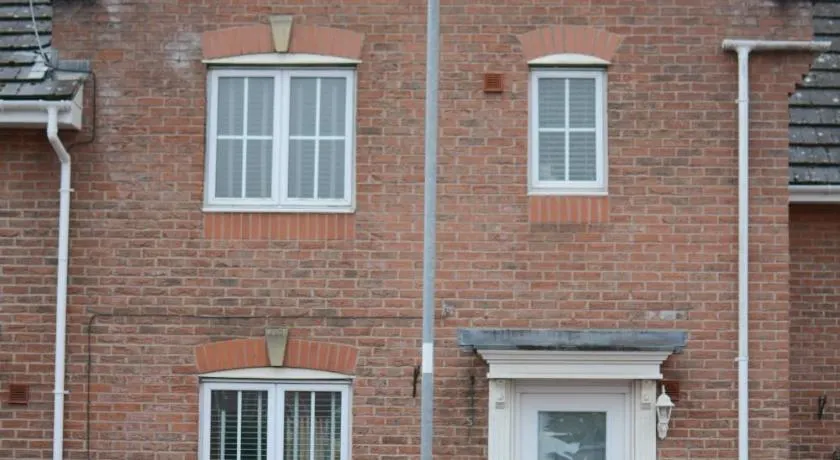 5 Holborn Spacious Home - Image 1