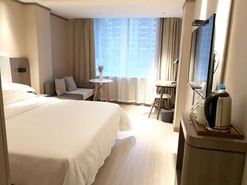 Hanting Hotel Huizhou Zhongkai Fashion Park - Image 1