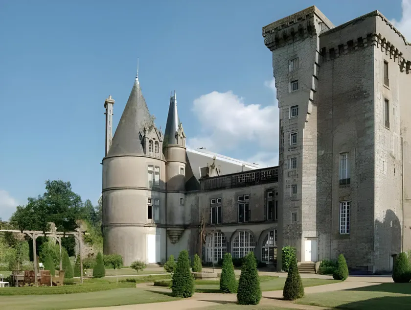 Château de la Flocellière - Image 1