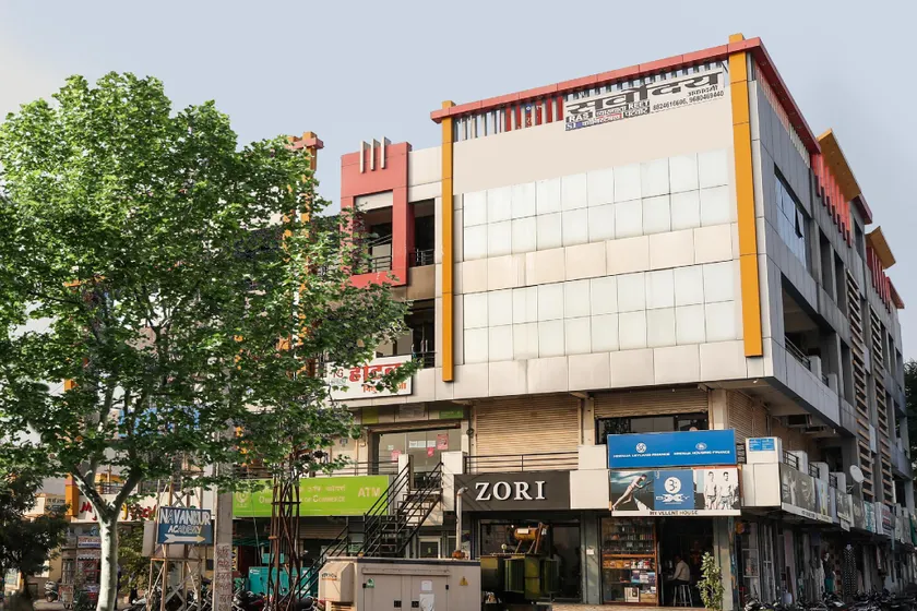 OYO 66130 Hotel Nikunj Plaza - Image 1