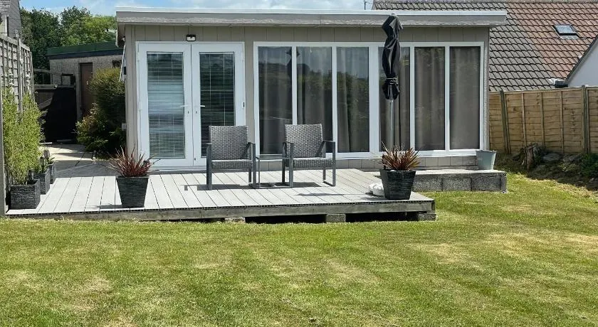 The Garden Room - A cosy country stay in Cornwall - Image 1