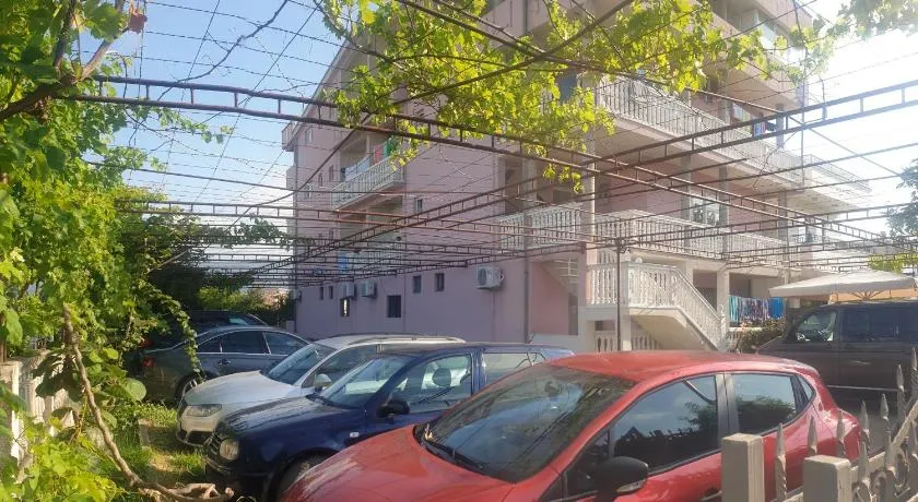 Cobaj Apartments - Image 1