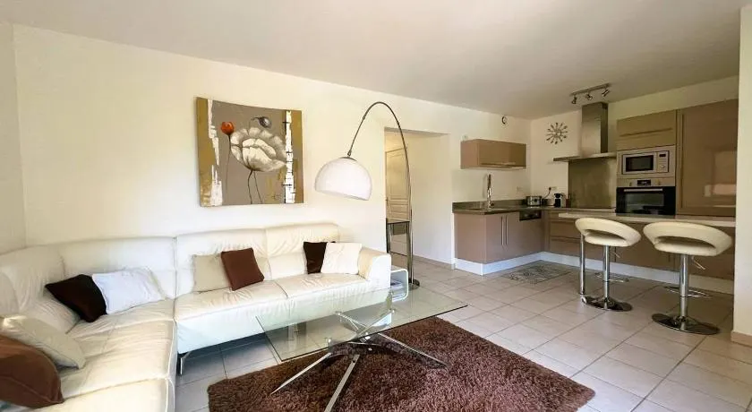 Appartement Laurel, 4 personnes, piscine, plage à 2 min en voiture - Image 1