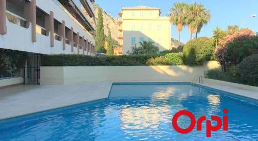 2P calme avec terrasse, piscine, parking et wifi - Image 1