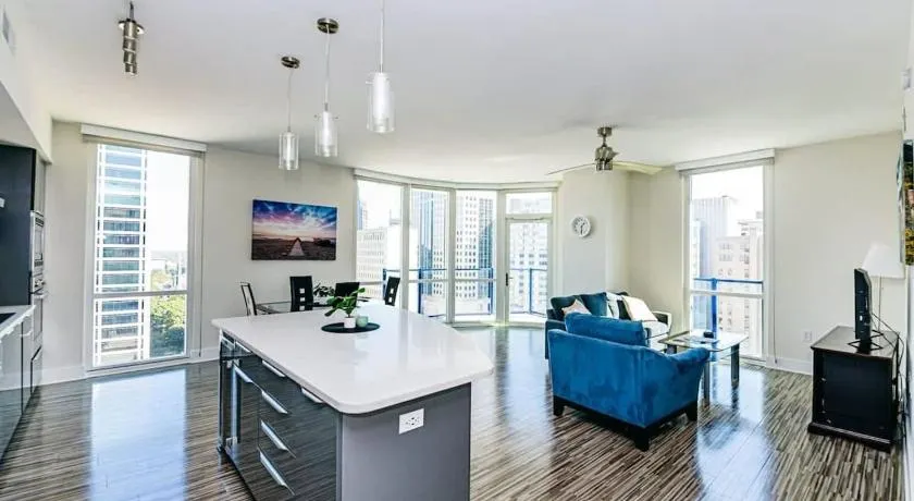 2BR Uptown Charlotte Furnished Apartments apts - Image 1