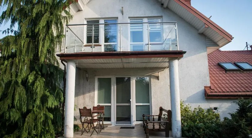 Motelik Julia - Image 1