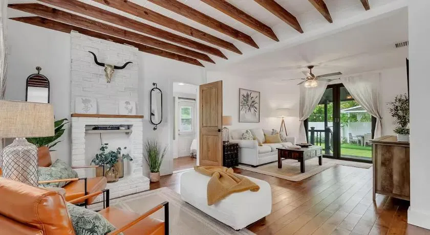 Casa Del Sol Cozy 2br Retreat 10 Mins To Beach - Image 1