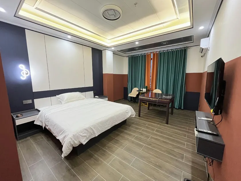 Golden Nest Hotel - Image 1