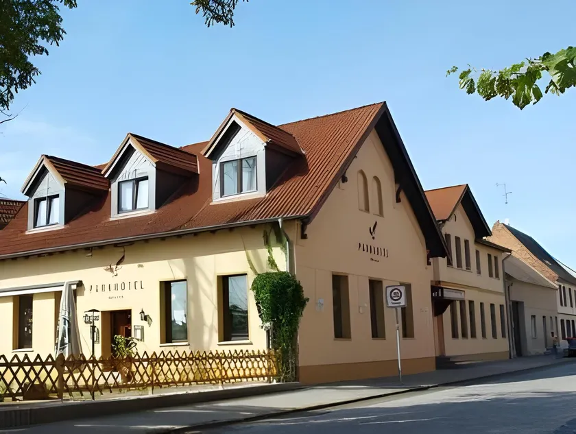 Parkhotel Wörlitz - Image 1