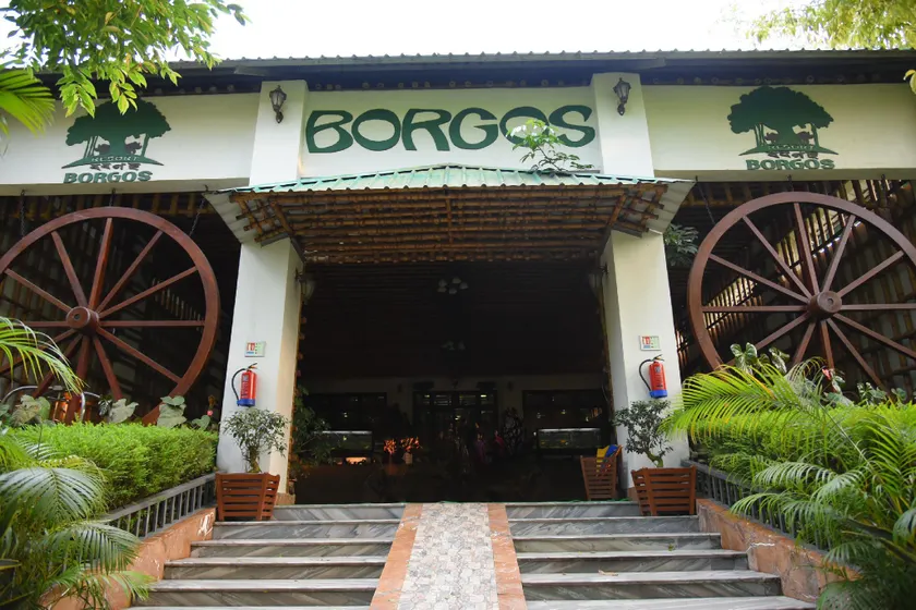 Resort Borgos - Image 1