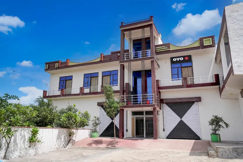 Hotel O Royal Park - Image 1