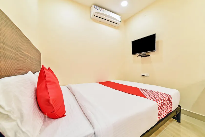 Hotel O Poddar Inn - Image 1