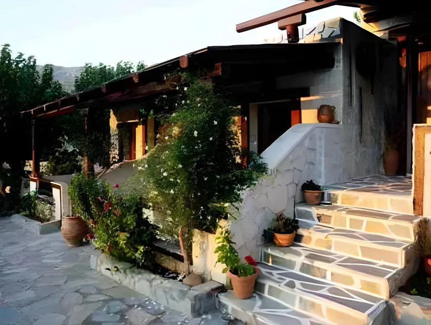Yiannis Retreat - Image 1