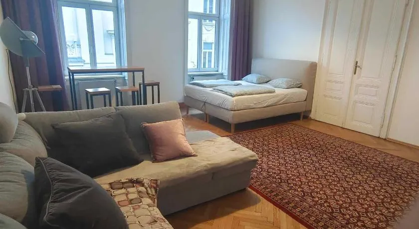 Large 4 room apartment in the center of Vienna - Image 1