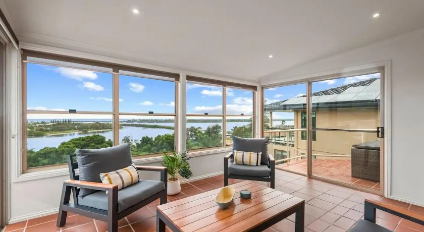 Shaws View - Image 1