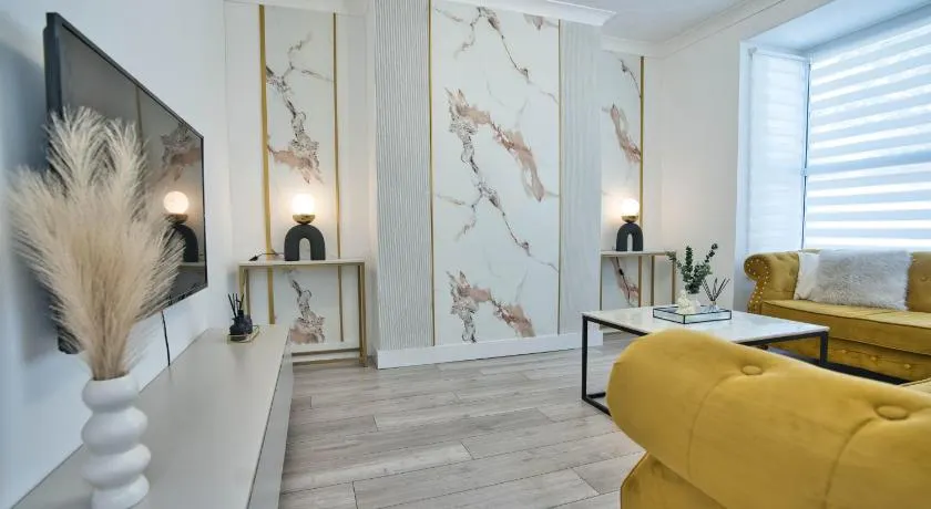 AV MODERN HOMES-House for 7 Guests near City Centre - Image 1