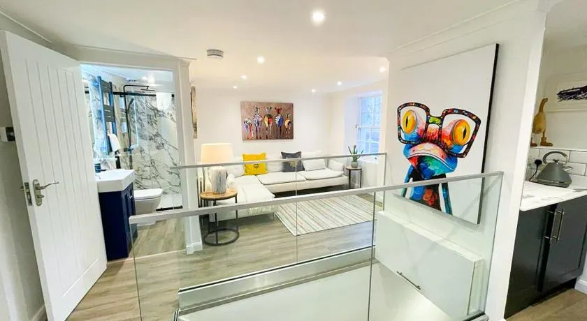 Stunning Loft Apartment South Queensferry High St Bridge Views! - Image 1