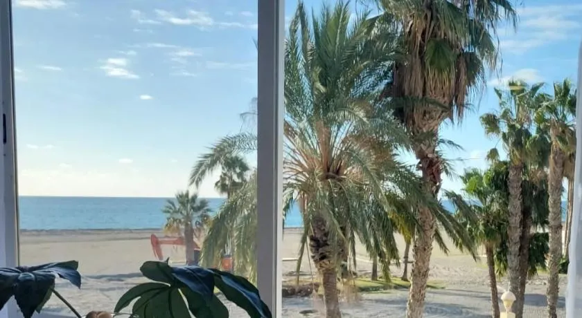 Motril, primera línea de playa. - Image 1