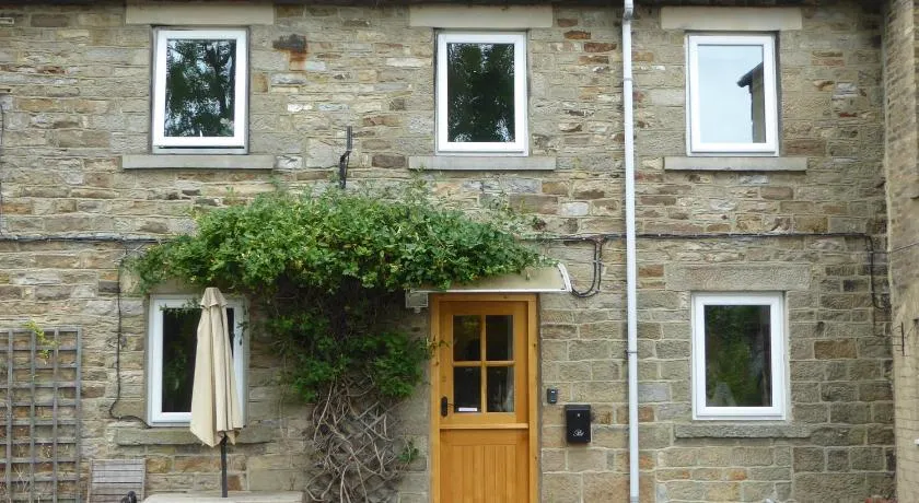 Mews Cottage - Image 1
