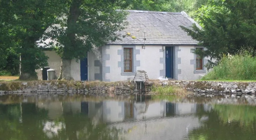 Pond Cottage - Image 1