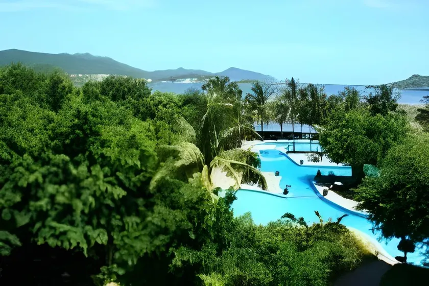 Sea Rainbow Hotel - Image 1