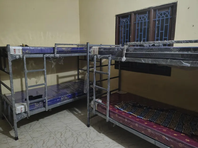 Shahomes - Image 1