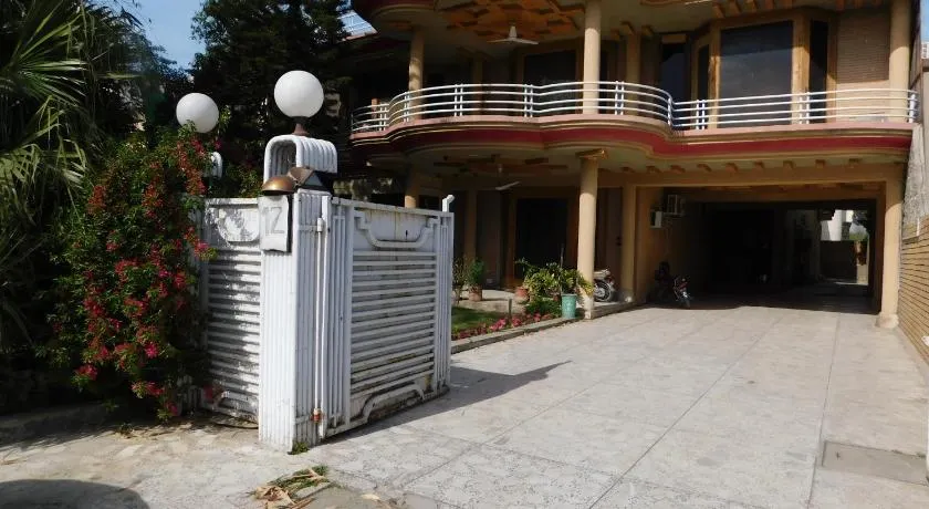 Paramount Guest House - Image 1