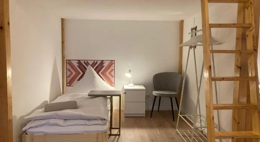 Minimal Hostel No.43 - Image 1