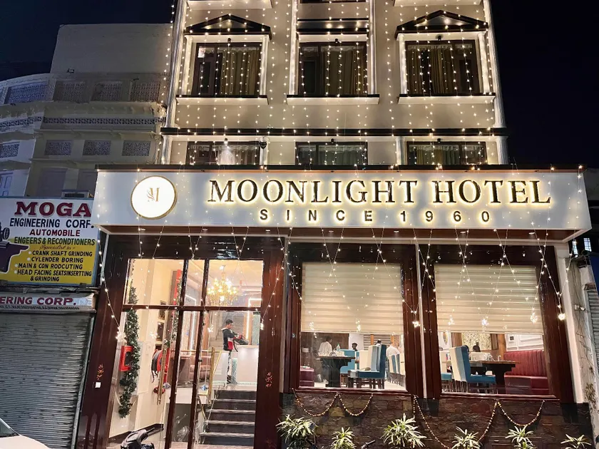 Moonlight Hotel - Image 1