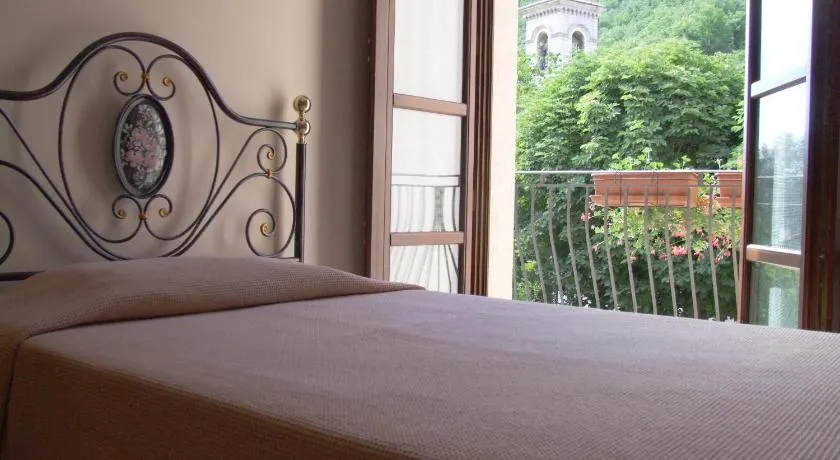 Albergo La Casa Nel Bosco - Image 1