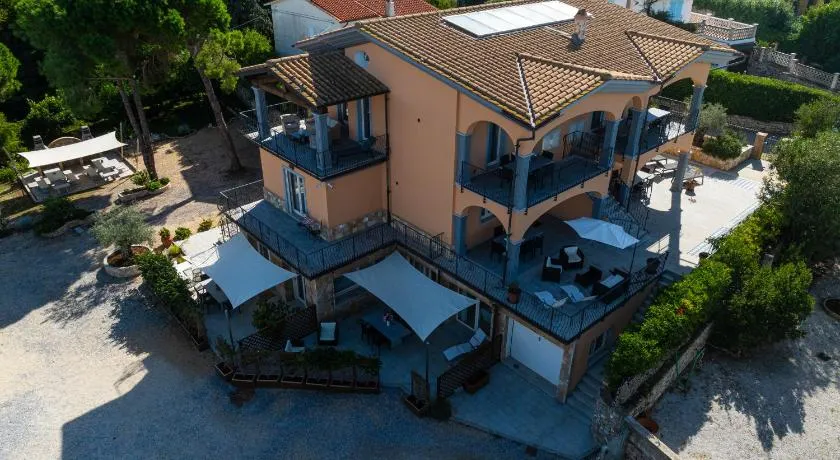 Villa Mia - Image 1