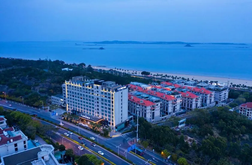 Xiamen White Dolphin Hotel - Huangcuo Beach Branch of Convention and Exhibition Center - Image 1