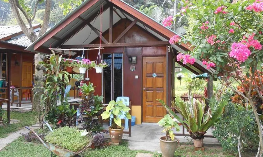 Cheers Garden Chalet - Image 1