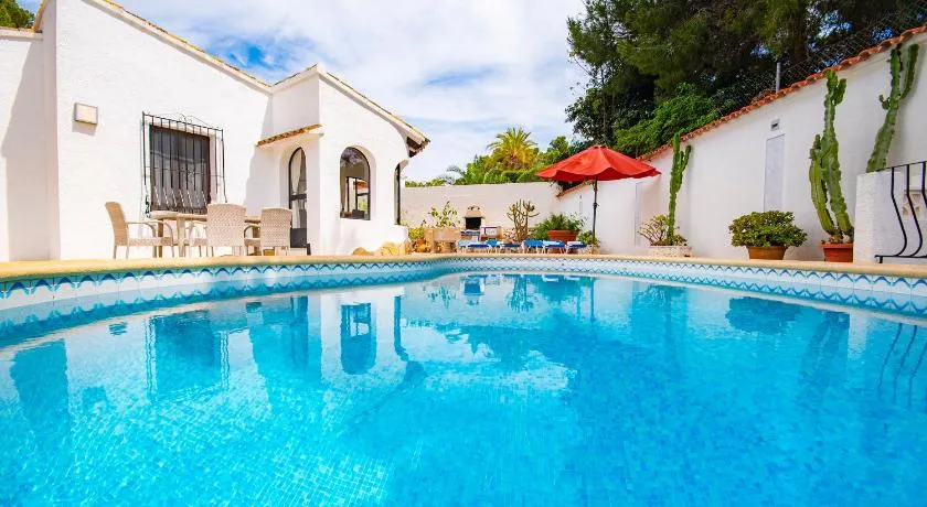 Villa Yvonne - chill out, free WIFI, close to facilities - Image 1