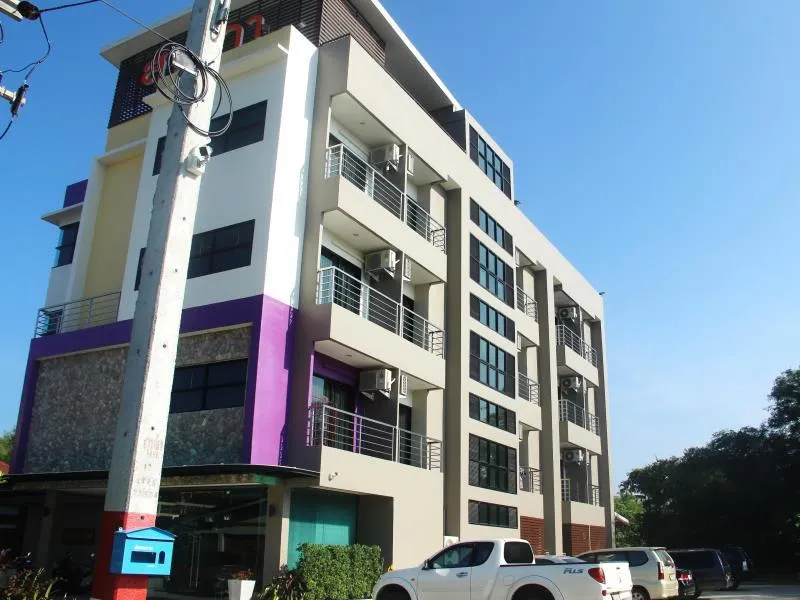 Suchada Palace Mansion - Image 1