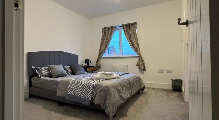 Beautiful Private Ensuite Minutes to city centre - Image 1