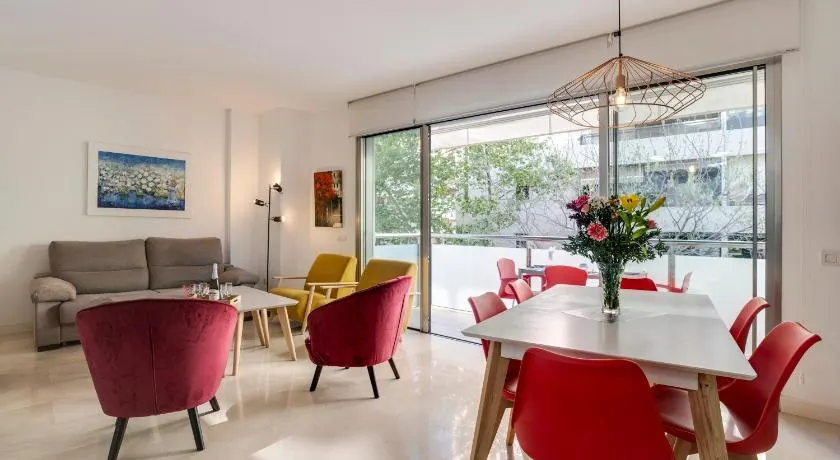 Modern Apartment next the Beach - Image 1