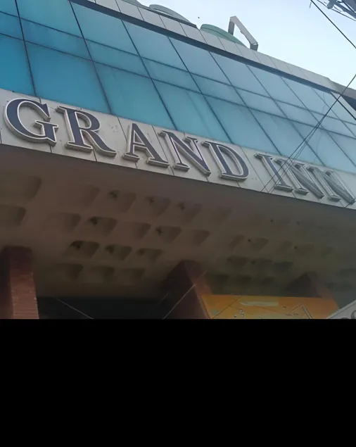 Hotel Grand Inn - Image 1