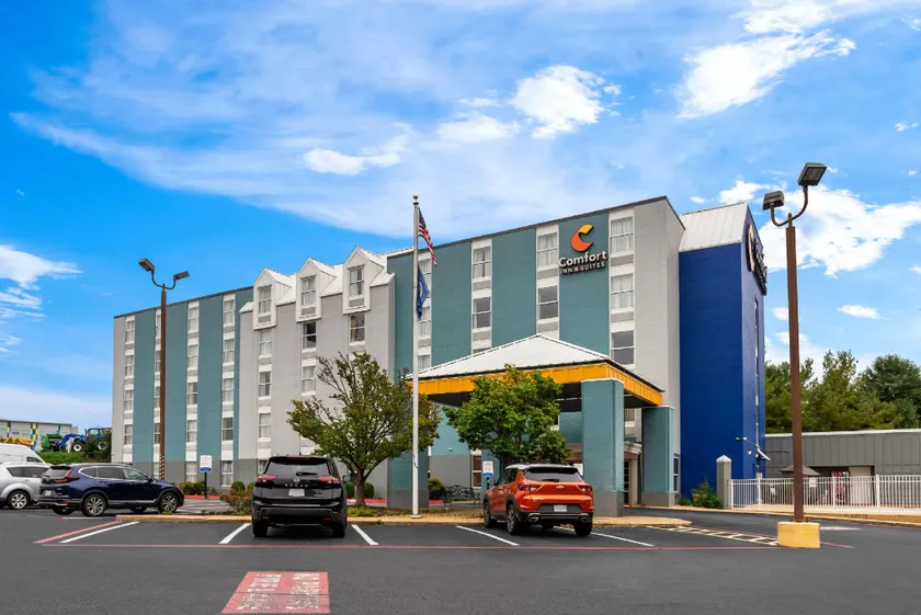 Comfort Inn & Suites Staunton - Image 1