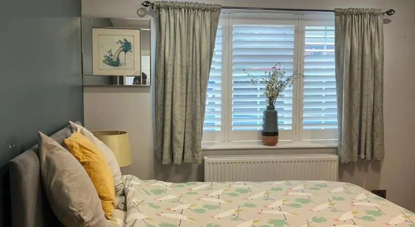 En-suite Double Room - Private Entrance & Free Parking - Image 1