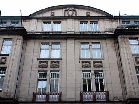 Bristol Residence - Image 1