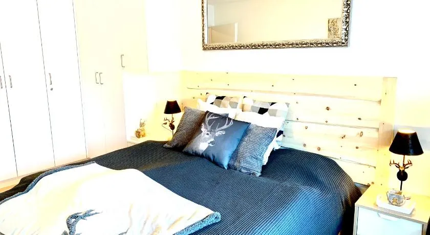 Holiday apartment Bolgen - close to everything! Bolgen, Jakobshorn, bus stop, train station, supermarket, ski school, ski rentals, restaurants and more! - Image 1