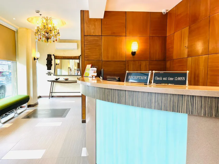 Pearl Lane Hotel - Image 1
