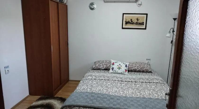Apartment & Rooms Aleksandar - Image 1