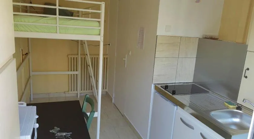 Mini studio entre Paris et Disney, parking et Wifi gratuit - Image 1