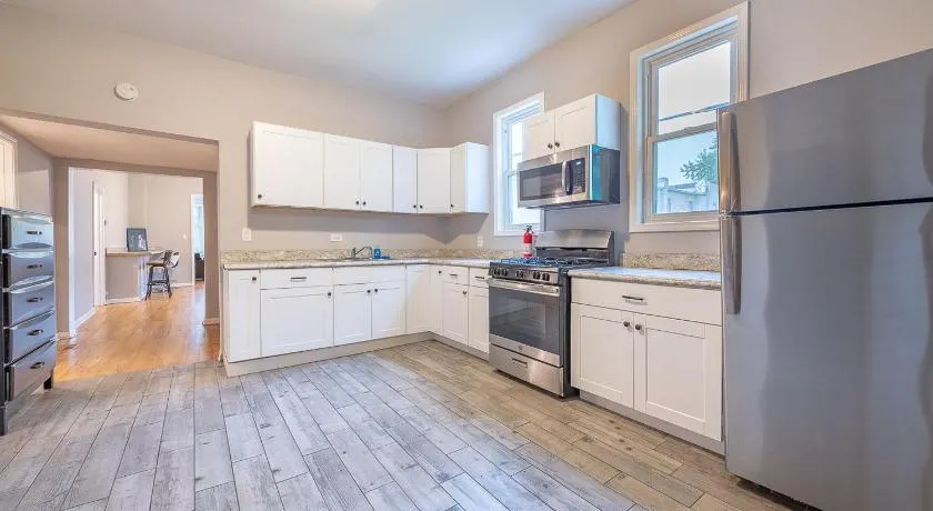 Wonderful Home Close to Downtown Chicago - Free Parking - Image 1