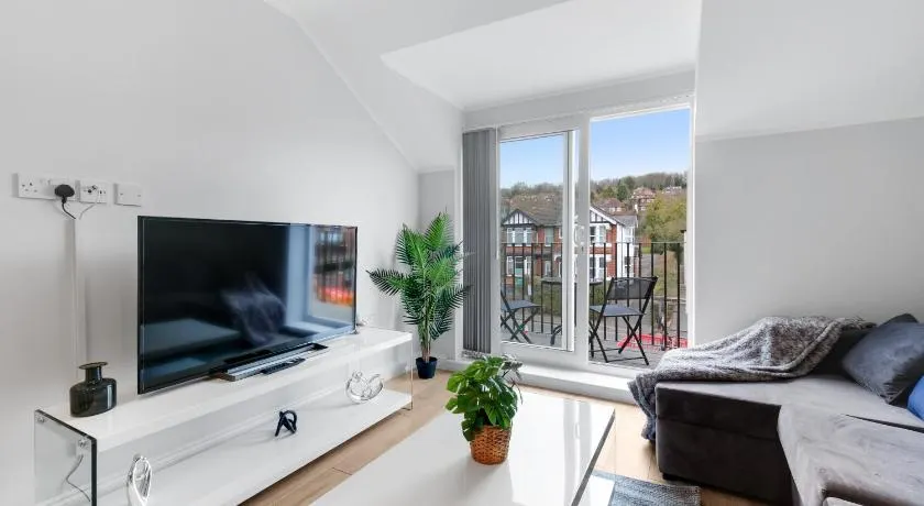 The Modern Apartments - 2 Bedroom with Parking by 360Stays - Image 1