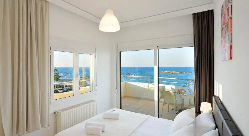 Kalamaki Apartments - Image 1